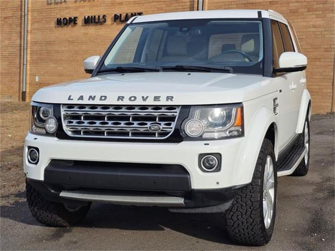 2016 land rover lr4 in hope mills, north carolina