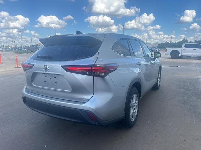 2024 toyota highlander le