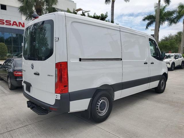2024 mercedes-benz sprinter 2500 standard roof 4-cyl diesel