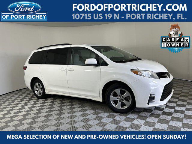 2020 toyota sienna le