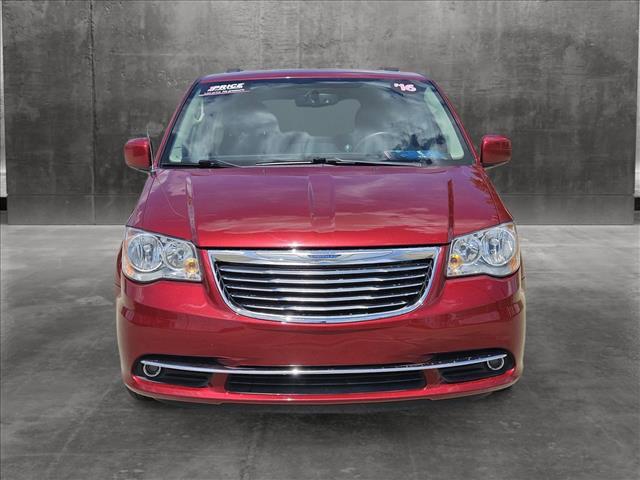 2016 chrysler town & country touring