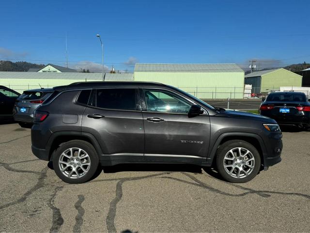 2022 jeep compass latitude lux