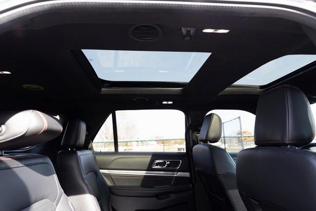 2019 ford explorer sport