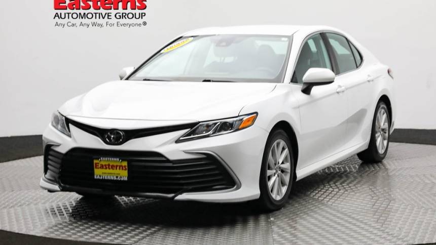 2021 toyota camry le