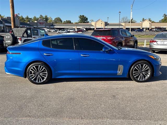 2019 kia stinger base