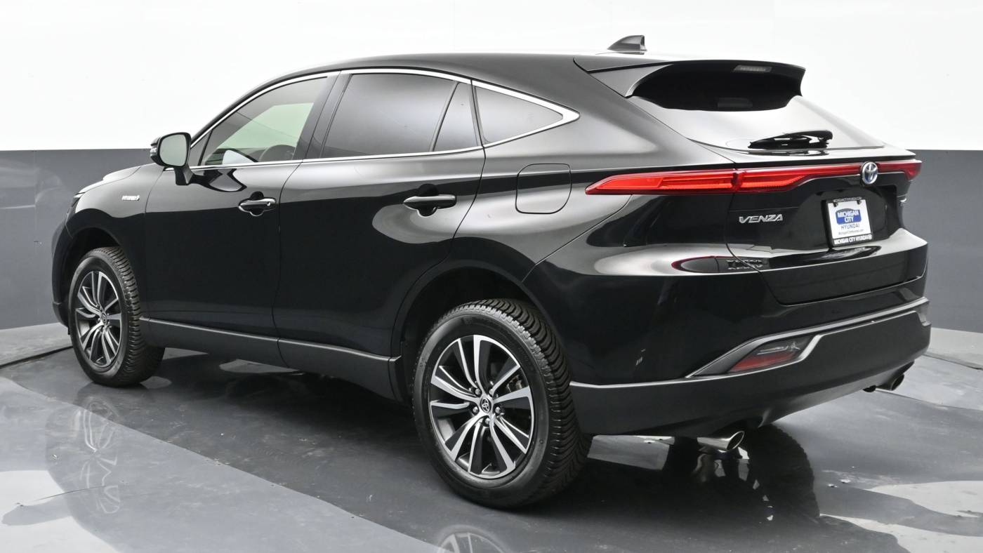 2021 toyota venza le