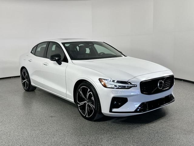 2024 volvo s60 b5 ultimate dark theme
