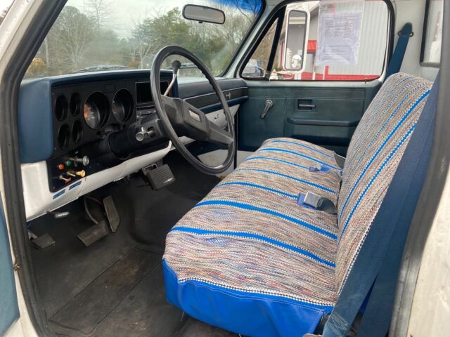 1986 chevrolet c30 white rwd automatic