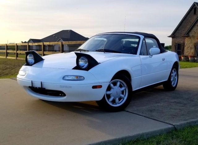 collector car. 1990 mazda miata