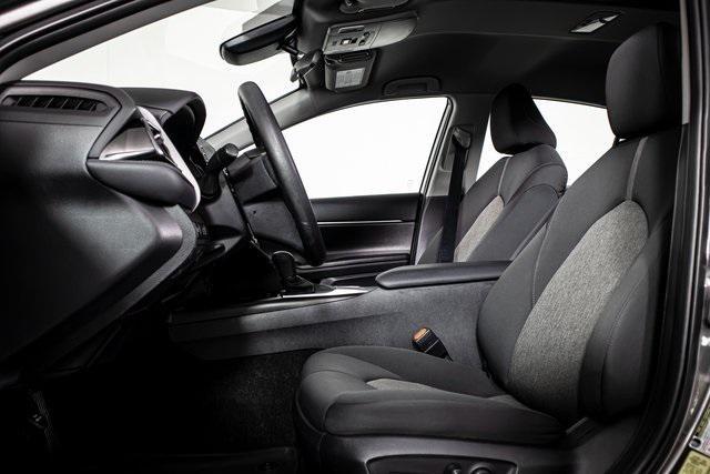 2023 toyota camry le