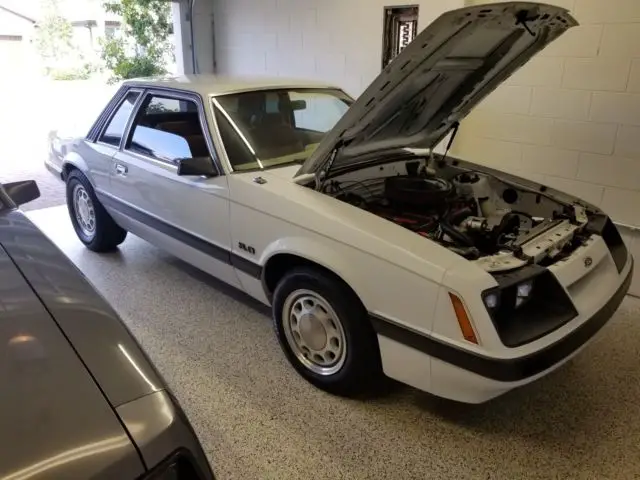 1986 ford mustang lx 5.0 coupe - 5 speed