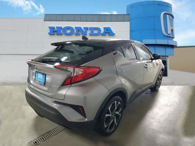 2019 toyota c-hr xle in chicago, illinois