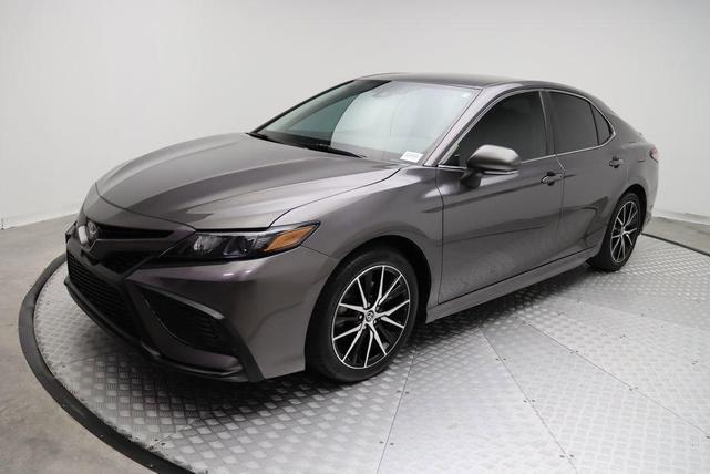 2023 toyota camry se