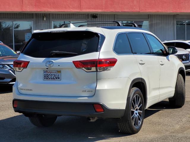 2018 toyota highlander se