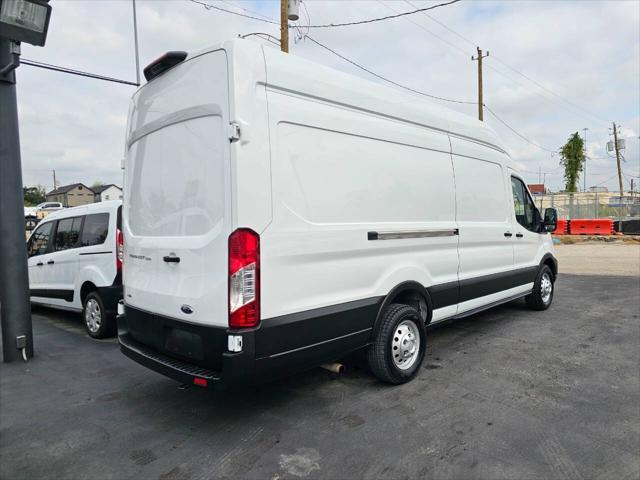 2023 ford transit-250 base