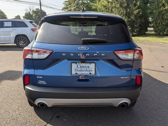 2022 ford escape se