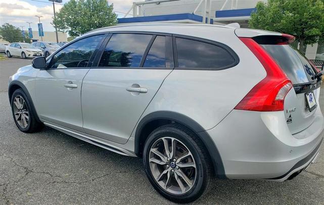 2016 volvo v60 cross country t5