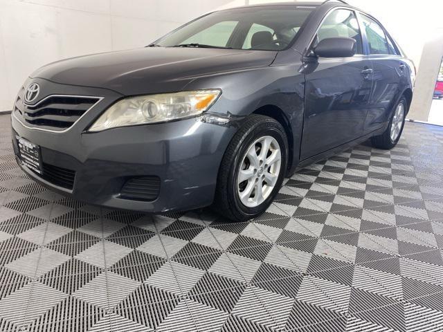 2011 toyota camry le