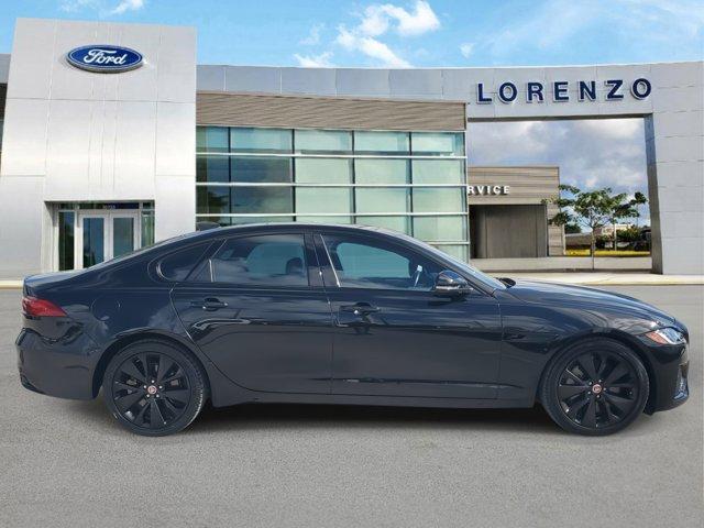 2022 jaguar xf se