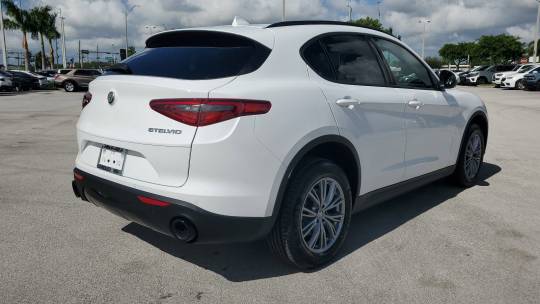 2022 Alfa Romeo Stelvio