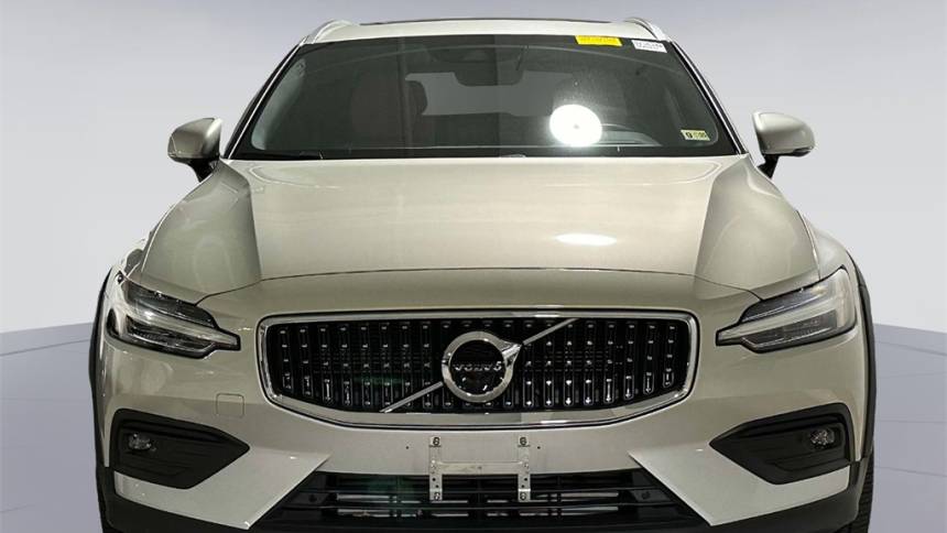 2021 volvo v60 cross country t5