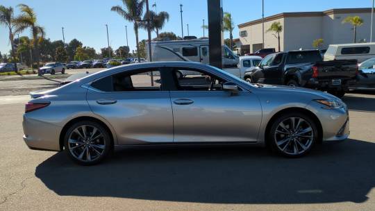 2019 Lexus ES