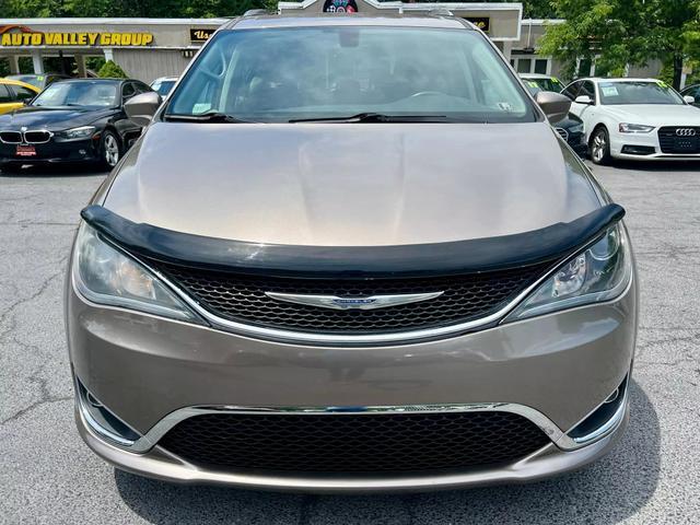 2017 chrysler pacifica touring-l plus