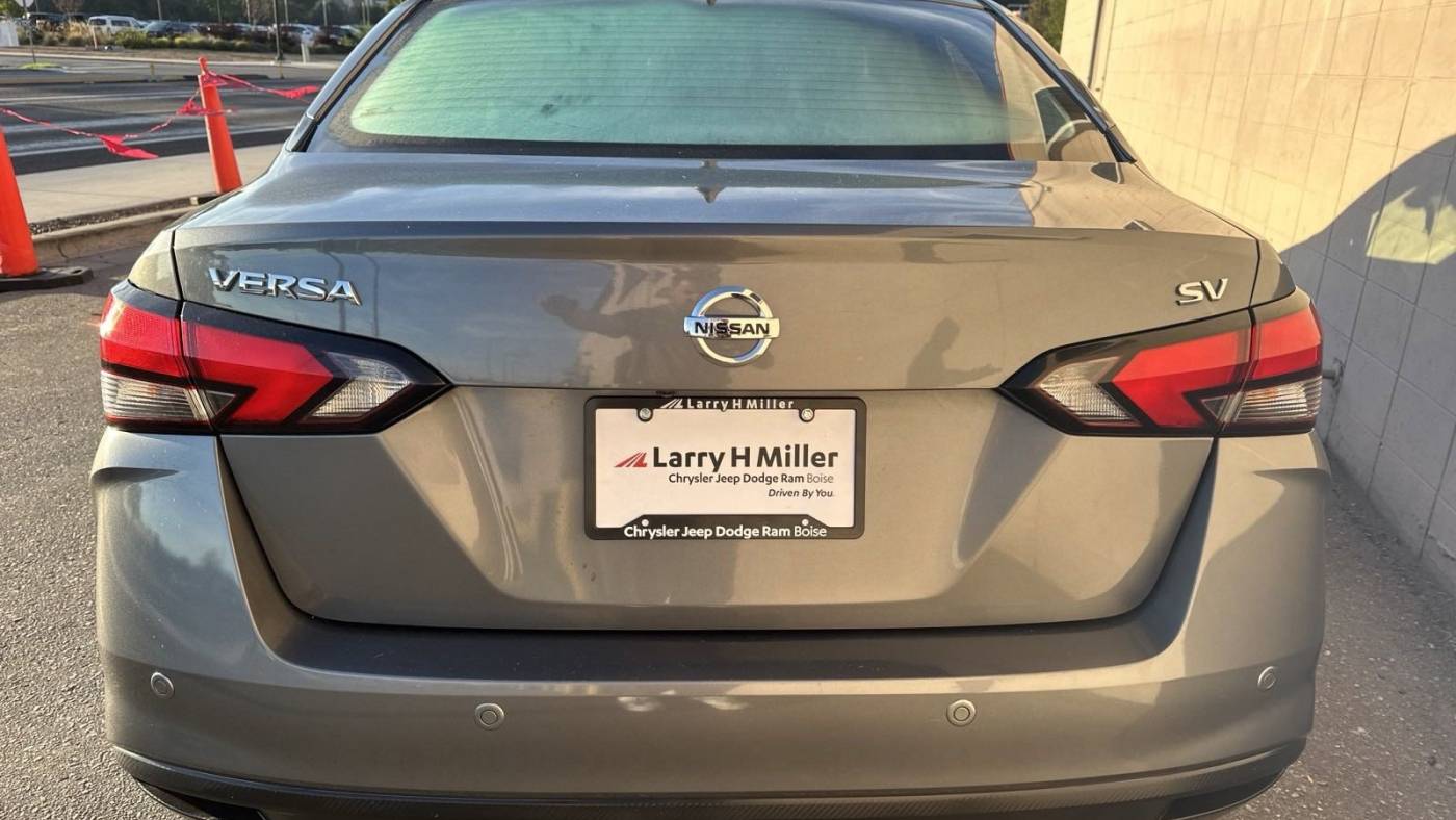 2021 nissan versa sv