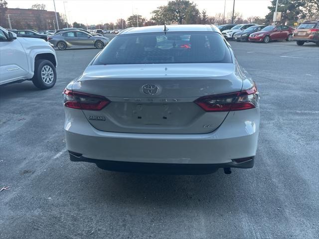 2023 toyota camry le
