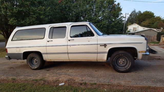 1987 chevrolet suburban r10 2wd- first year fuel injection- no reserve auction!