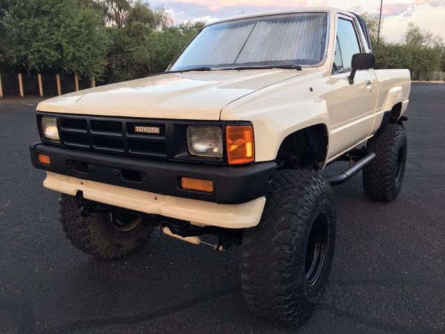 1985 toyota hilux pickup sr5 22r 4x4 lifted 85k miles rust free rock crawler