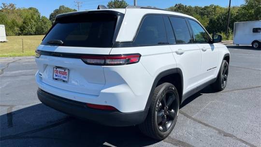 2023 jeep grand cherokee laredo