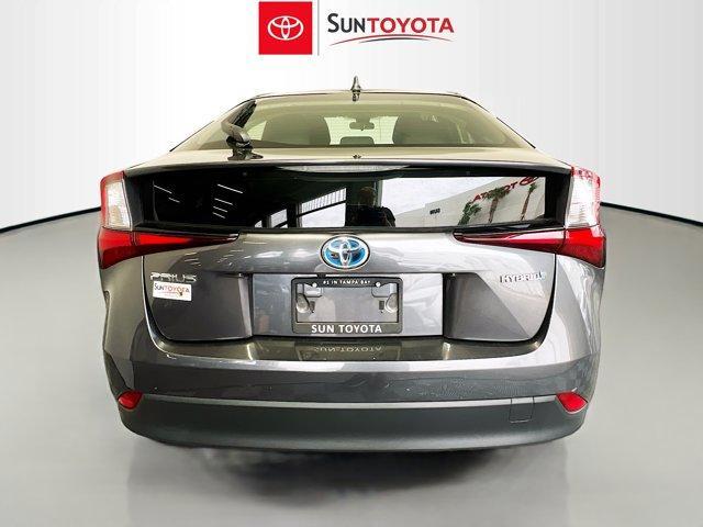 2021 toyota prius le