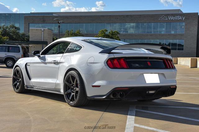 2016 ford shelby gt350 base