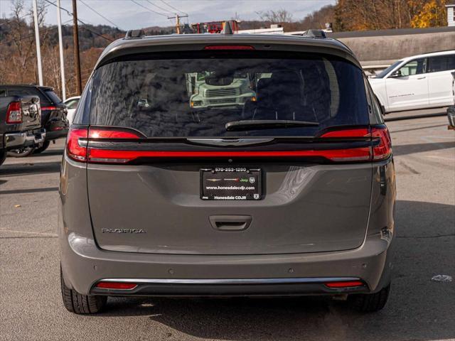 2022 chrysler pacifica touring l