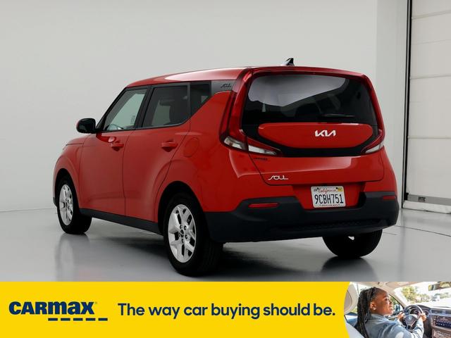 2022 kia soul lx