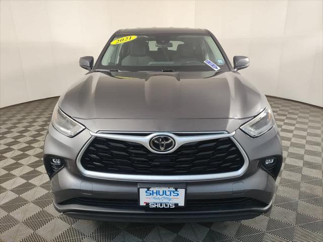 2021 toyota highlander le