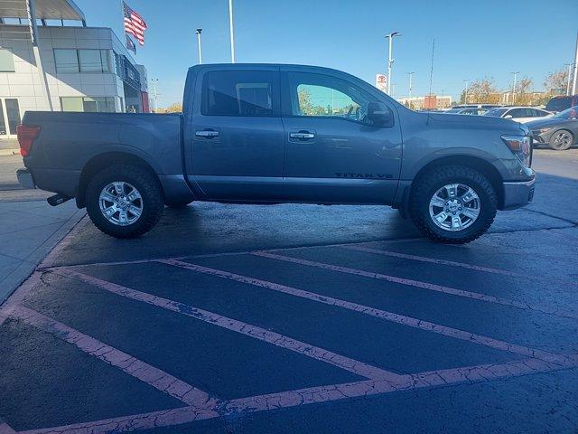 2018 nissan titan sv