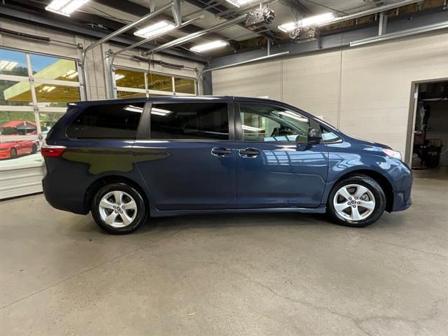 2019 toyota sienna l