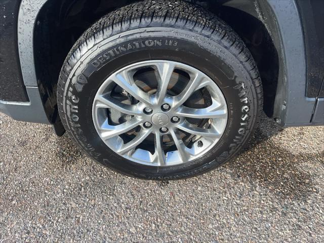 2019 jeep cherokee latitude plus