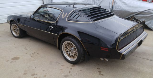 1980 pontiac firebird trans am w/ t-tops (smokey & the bandit special edition)