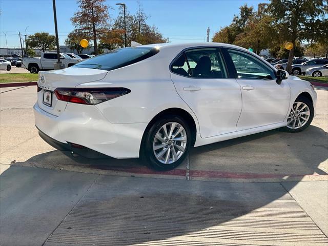 2023 toyota camry le