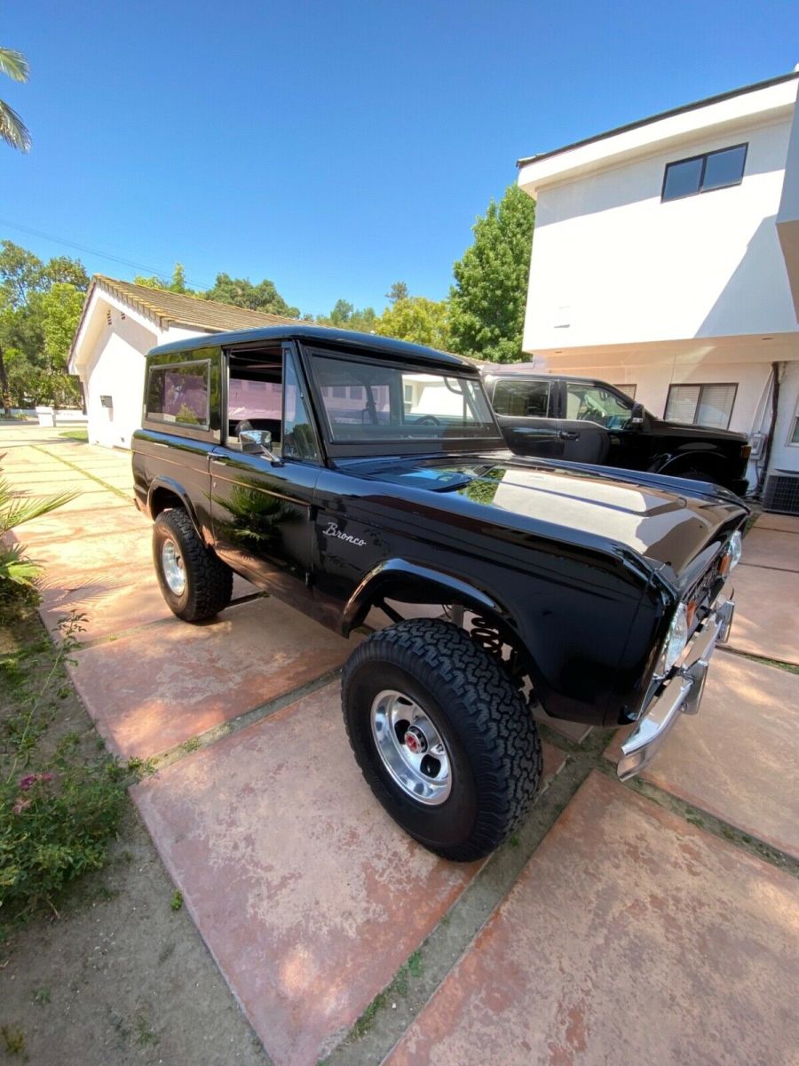 1976 ford bronco black/black was restored beautifully over the last 4 yrs