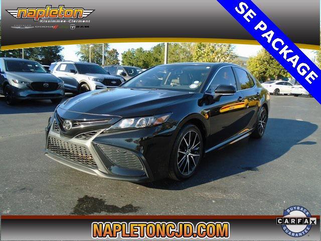 2022 toyota camry se