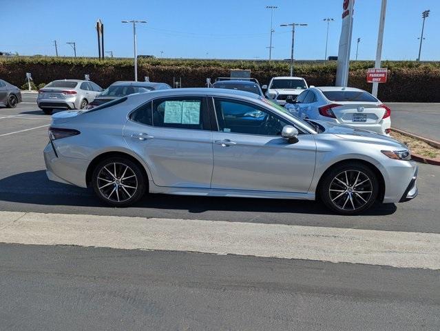 2022 toyota camry se