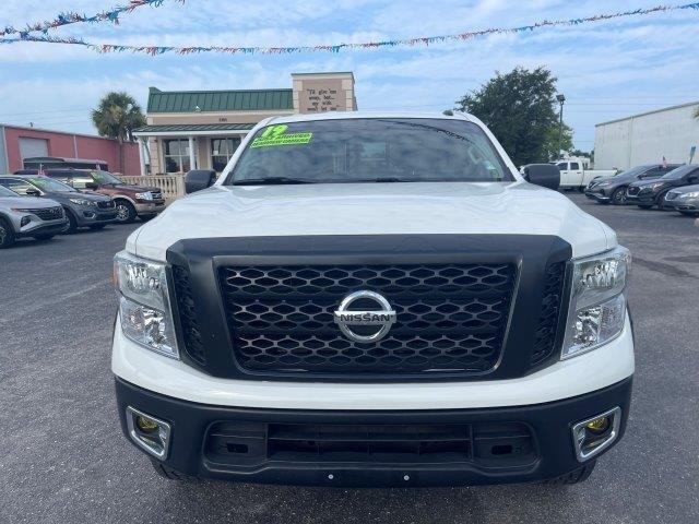 2019 nissan titan sv