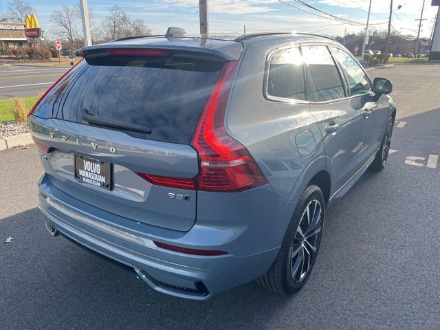 2024 volvo xc60 b5 plus dark theme