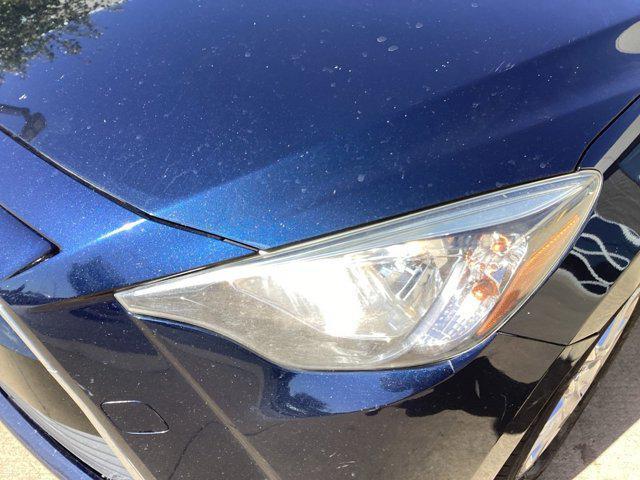 2018 toyota yaris ia base