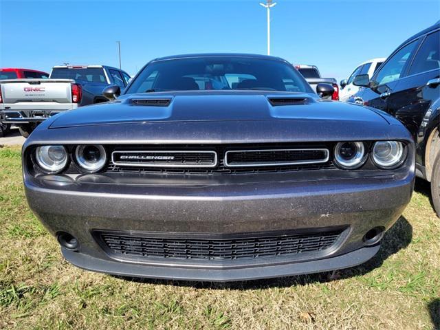 2016 dodge challenger sxt