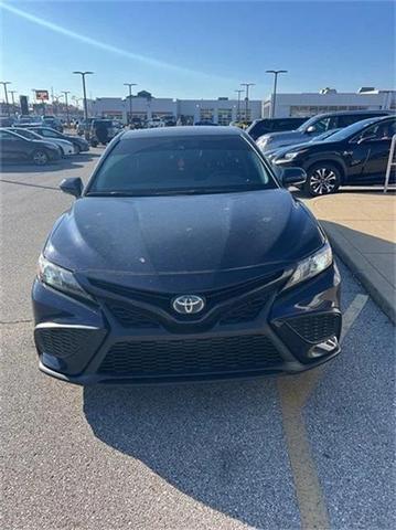 2022 toyota camry se